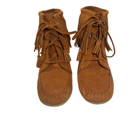 MINNETONKA Brown Suede Fringe Moccasin Wedge Heel Ankle Boots 84022 Size 8.5 - Picture 2 of 16